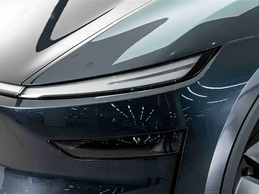Tesla Model Y — миниатюра 4