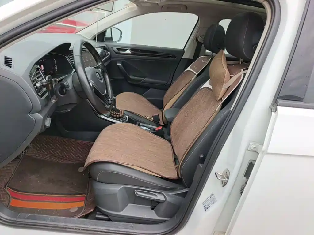 Volkswagen T-Roc — миниатюра 15