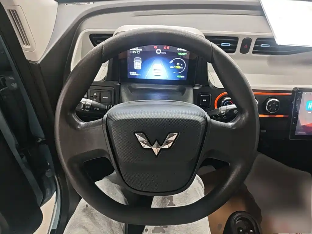 Wuling MINIEV — миниатюра 11