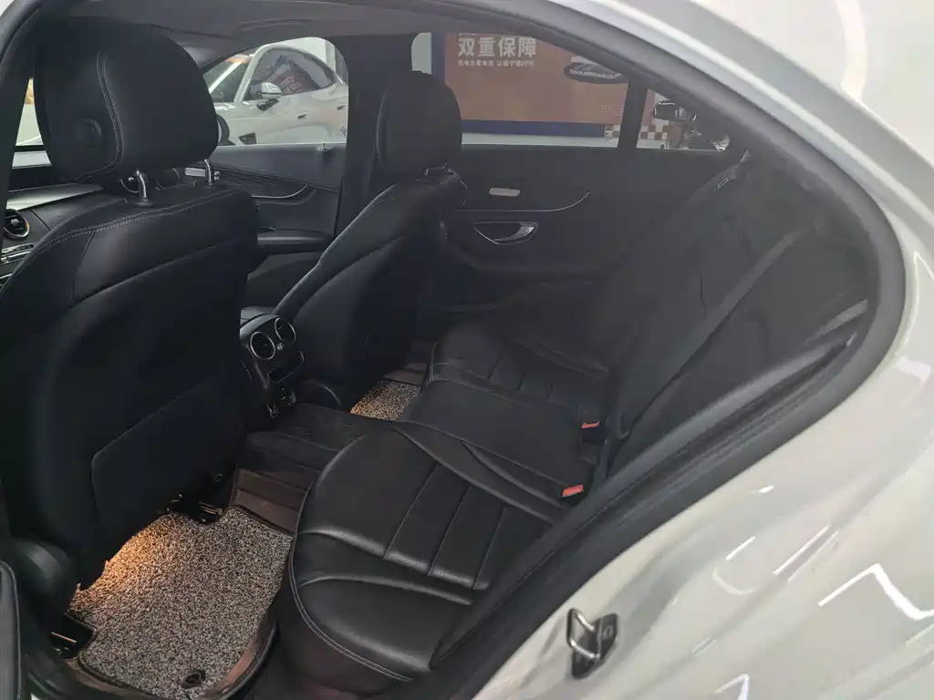Mercedes-Benz C-Class — миниатюра 3