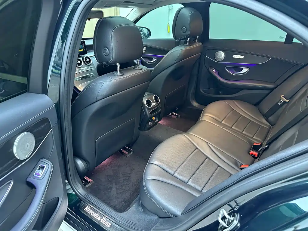Mercedes-Benz C-Class — миниатюра 8