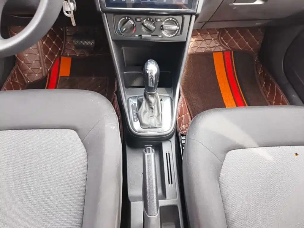 Volkswagen Jetta — миниатюра 14