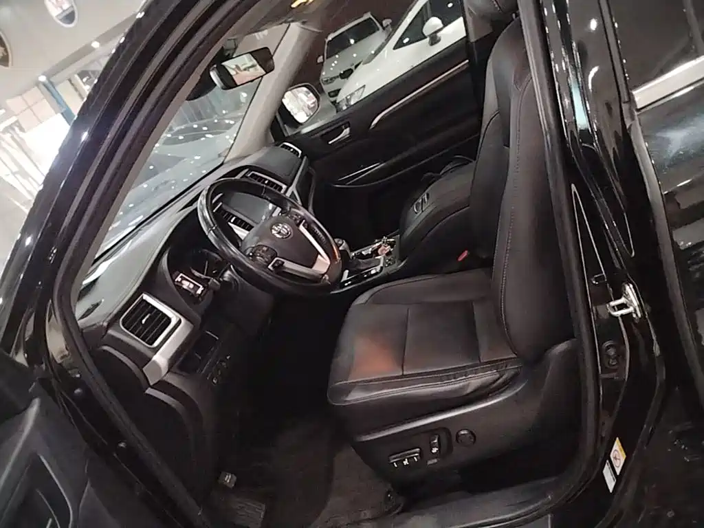 Toyota Highlander — миниатюра 15