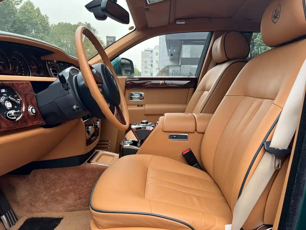 Rolls-Royce Phantom — миниатюра 15