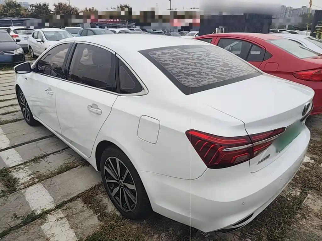 Roewe i6 Classic — миниатюра 5