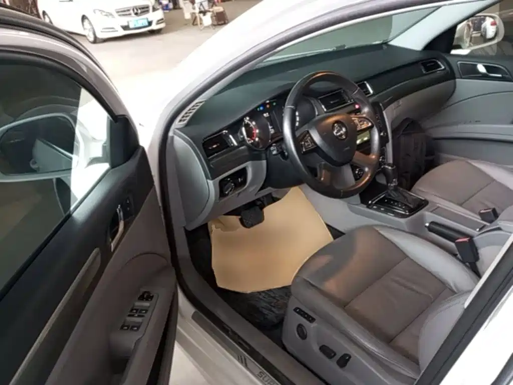 Skoda Superb — миниатюра 16