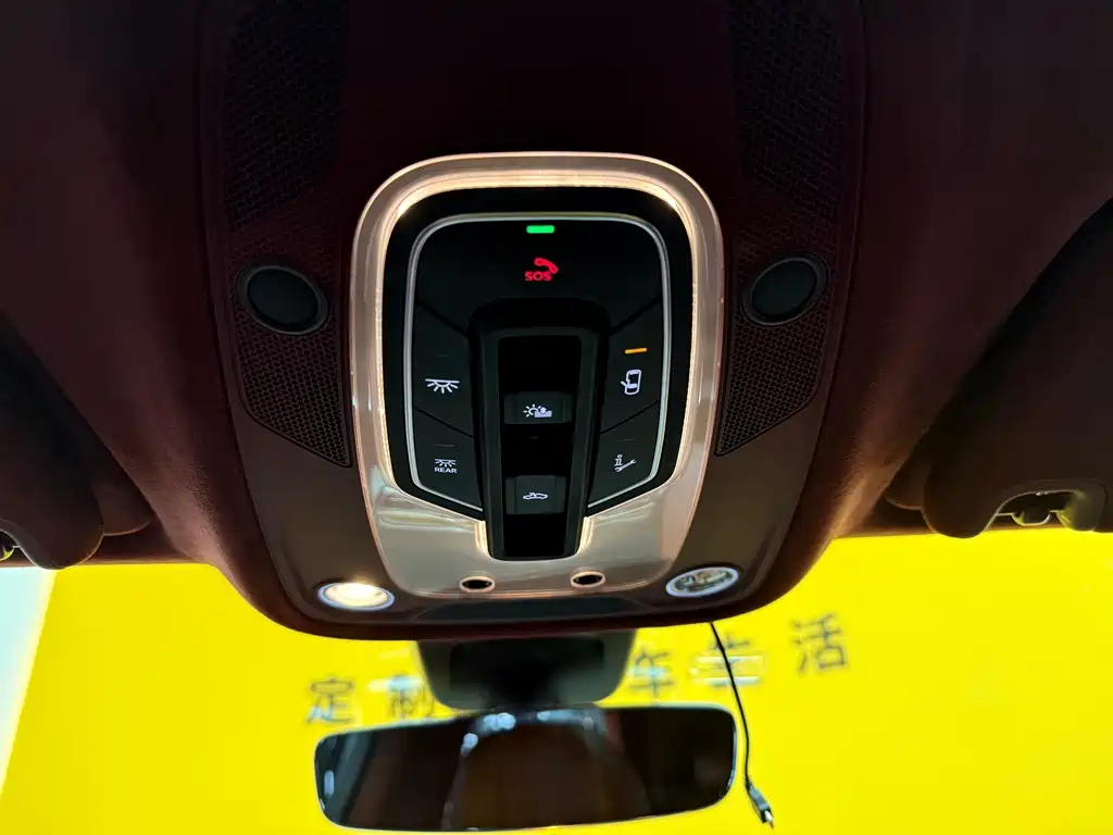Bentley Bentayga — миниатюра 26