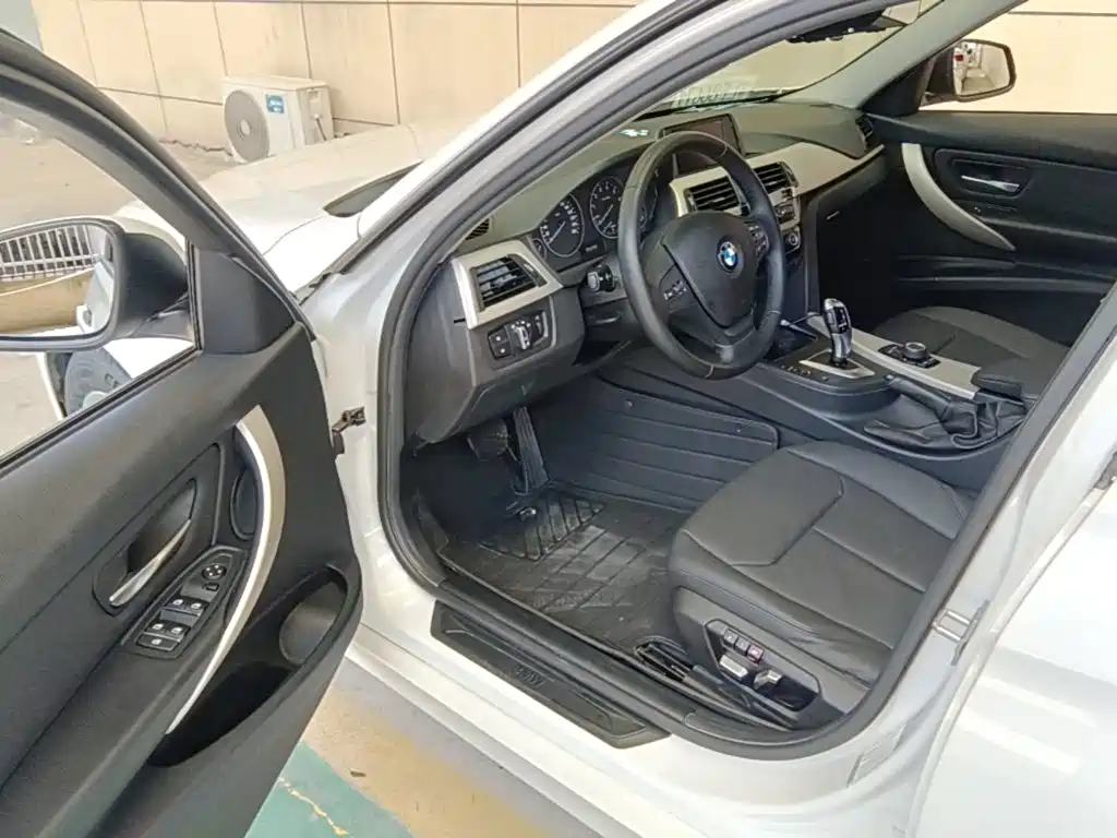 BMW 3 Series — миниатюра 16
