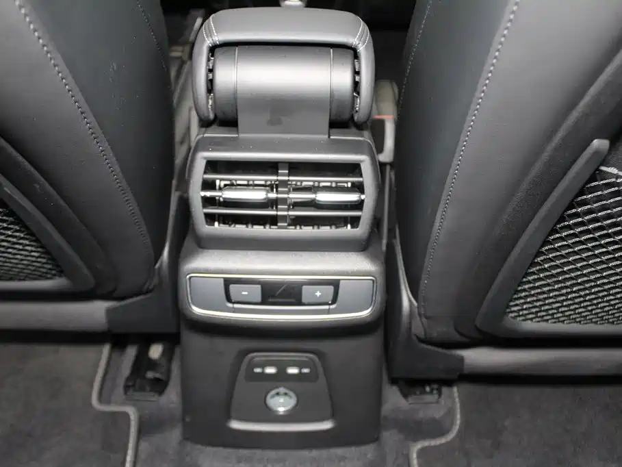 Audi Q4 e-tron — миниатюра 10