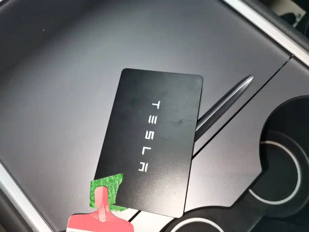 Tesla Model Y — миниатюра 9