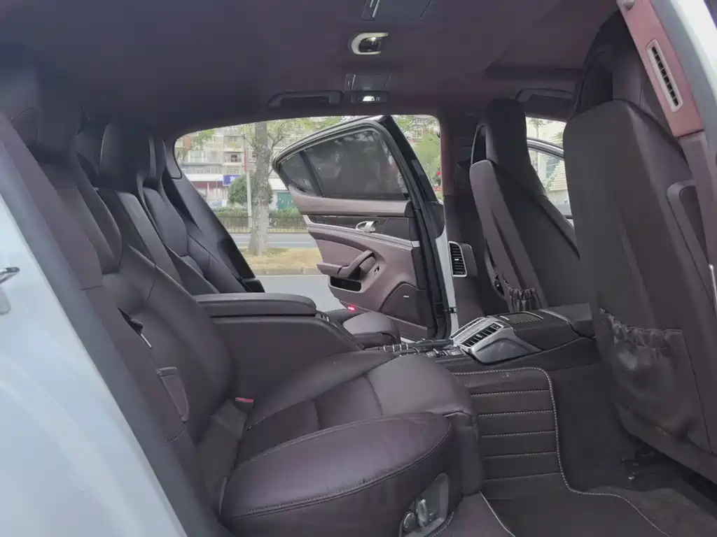 Porsche Panamera — миниатюра 26