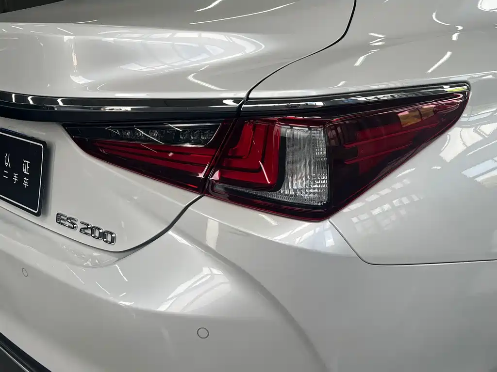 Lexus ES — миниатюра 12
