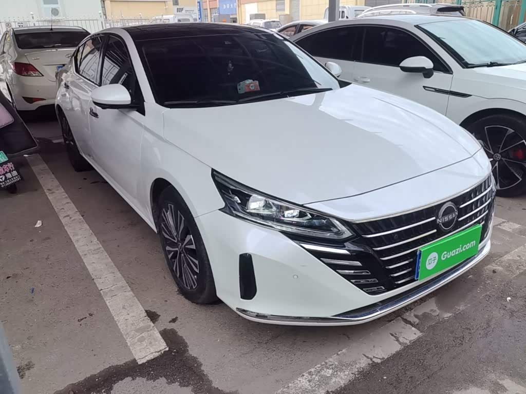Nissan Teana 2.0 л 2023 г. Белый, пробег 37200 км