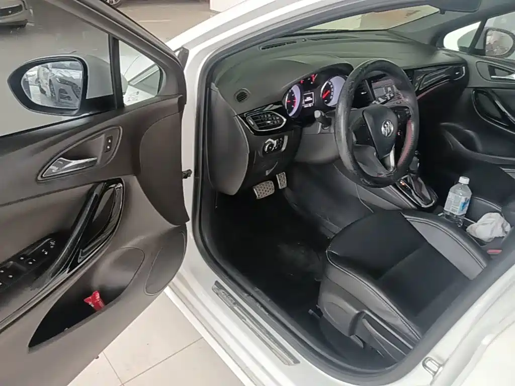 Buick Verano — миниатюра 16
