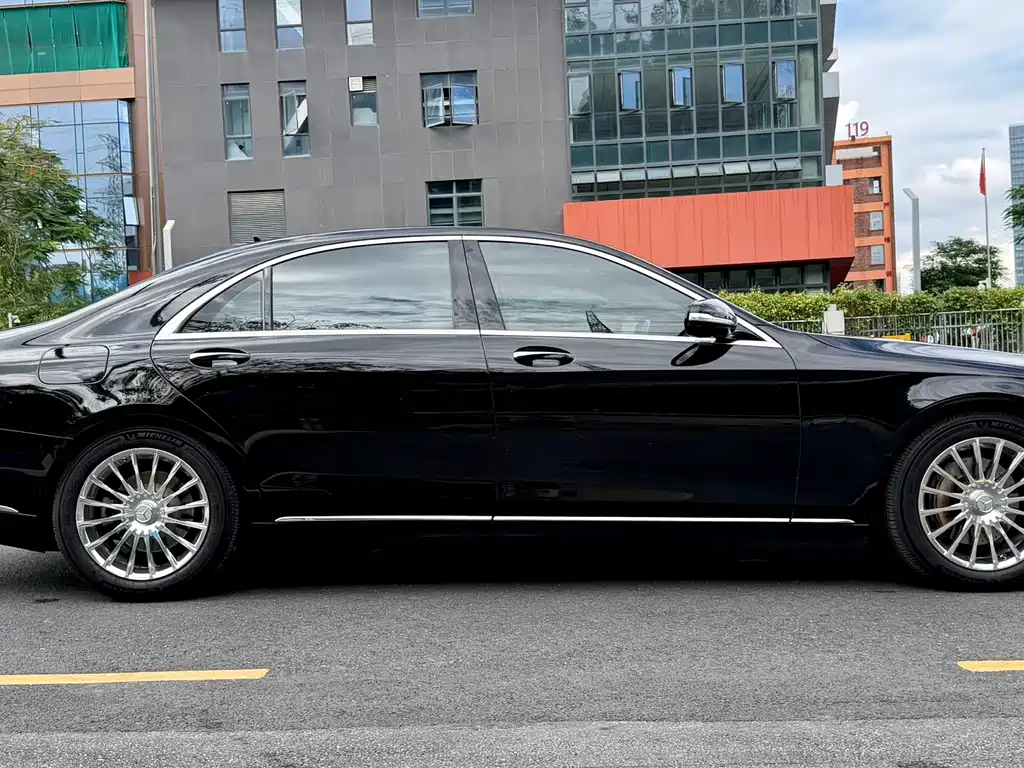Mercedes-Benz S-Class — миниатюра 7