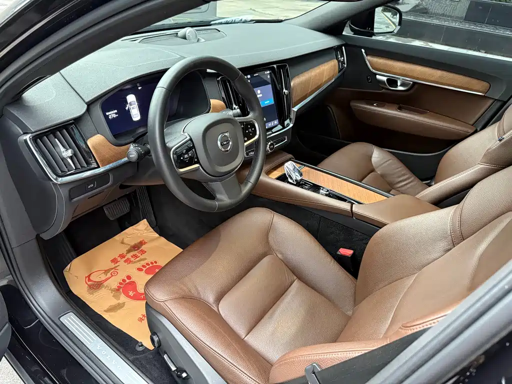 Volvo S90 — миниатюра 7