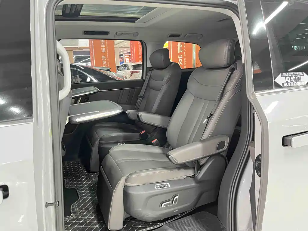 SAIC MAXUS EVERYONE 7