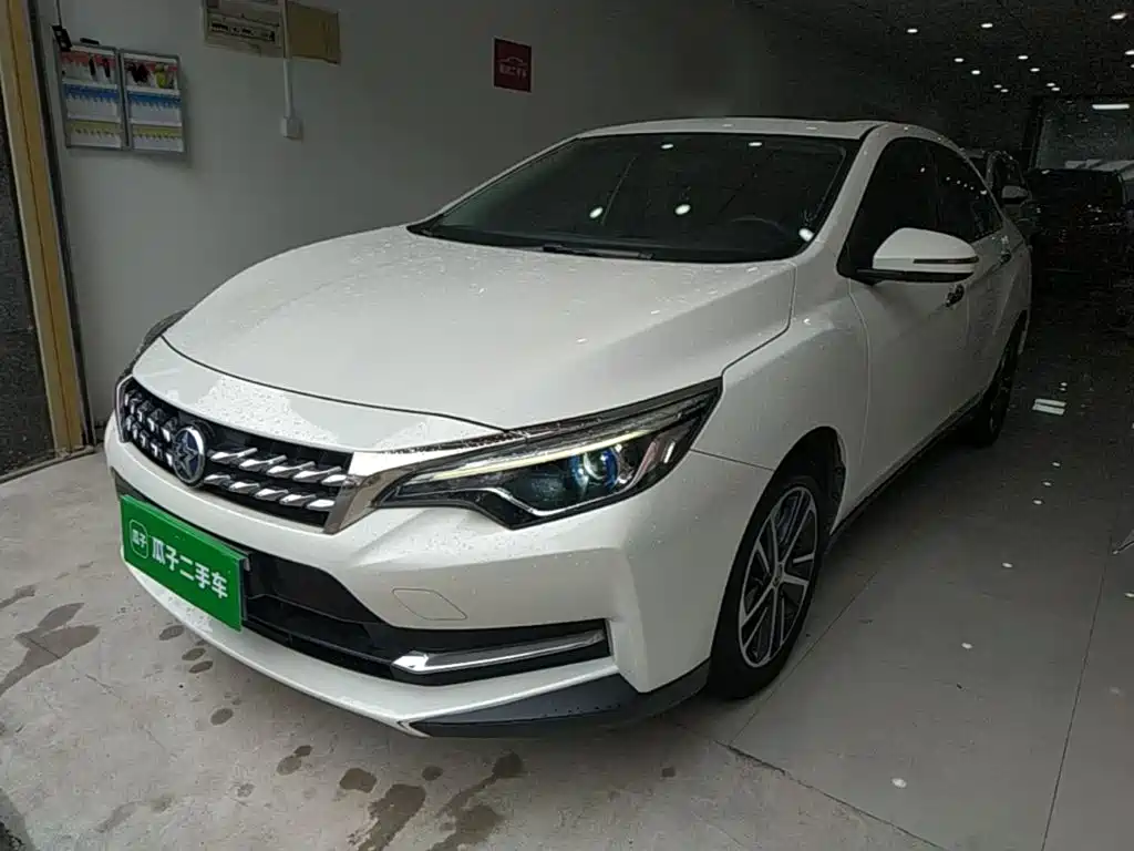 Venucia D60 2018 1.6L CVT Connected Elite Edition