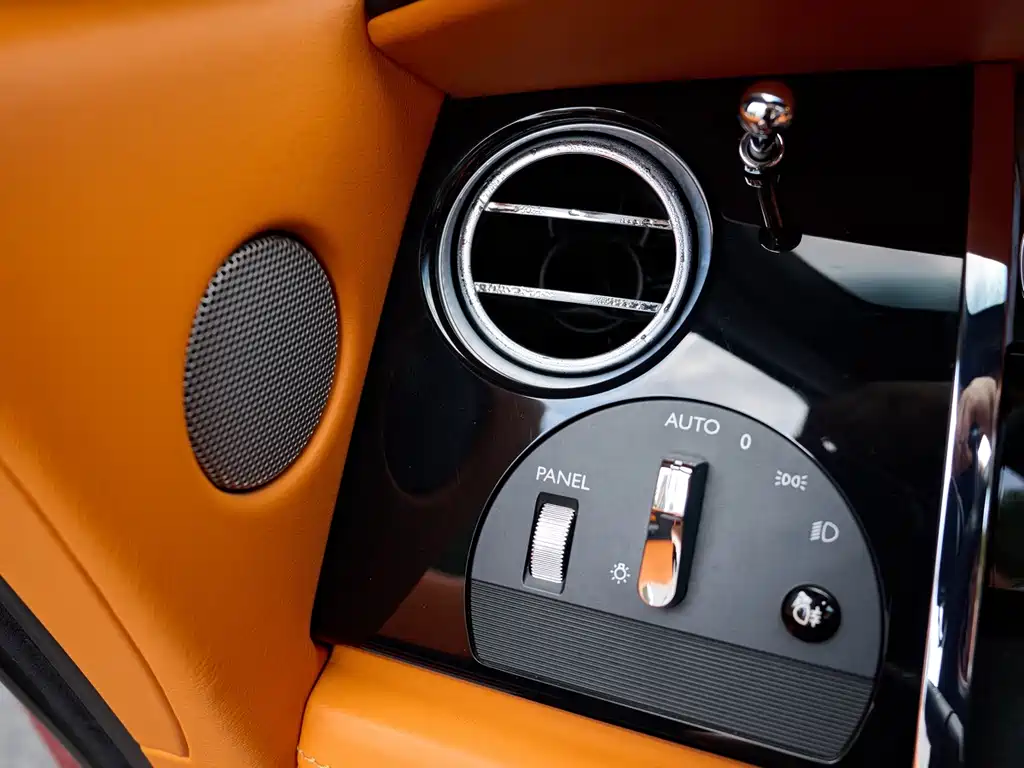 Rolls-Royce Dawn — миниатюра 24