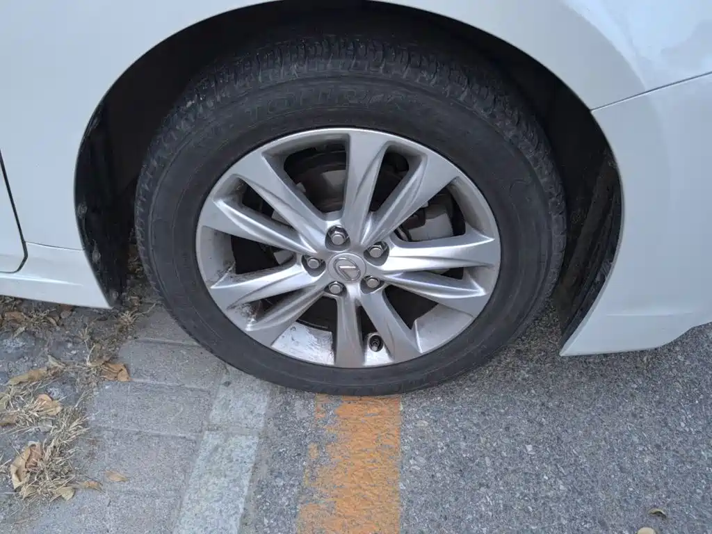 Lexus CT — миниатюра 8