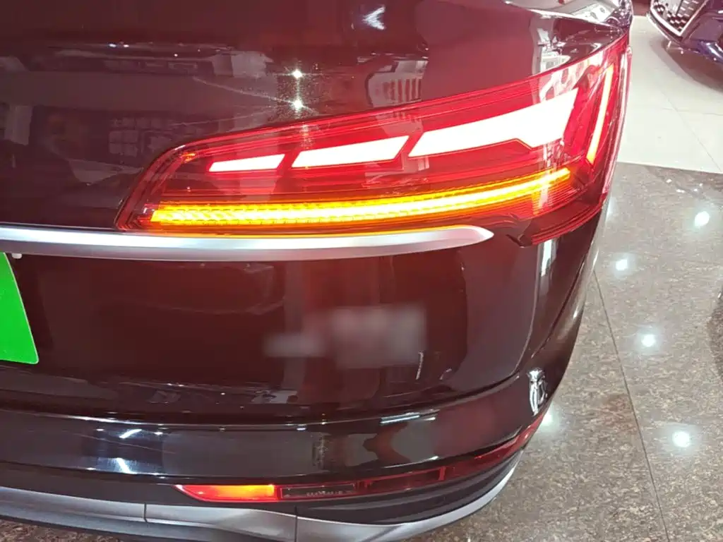 Audi Q5L Sportback — миниатюра 8