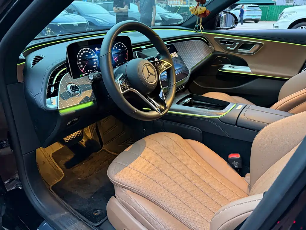 Mercedes-Benz E-Class — миниатюра 7