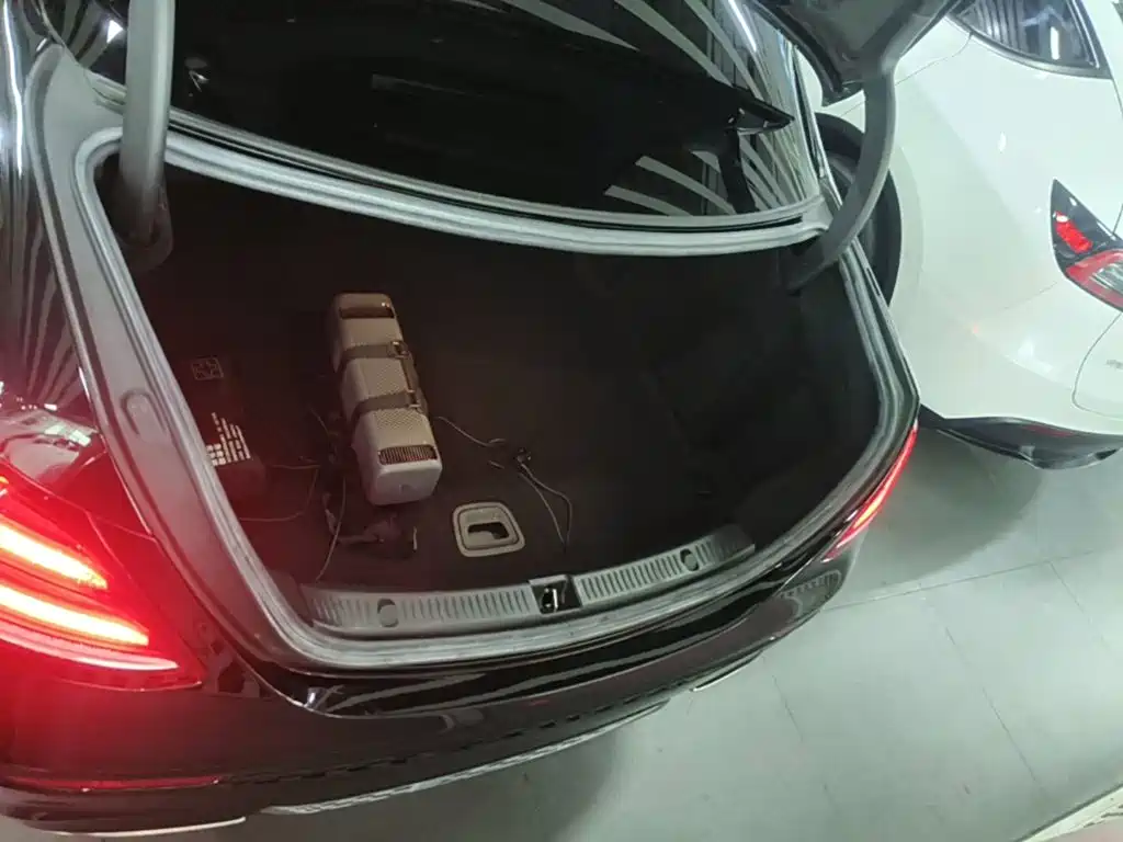 Mercedes-Benz E-Class — миниатюра 19