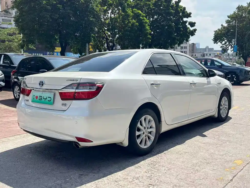 Toyota Camry — миниатюра 11
