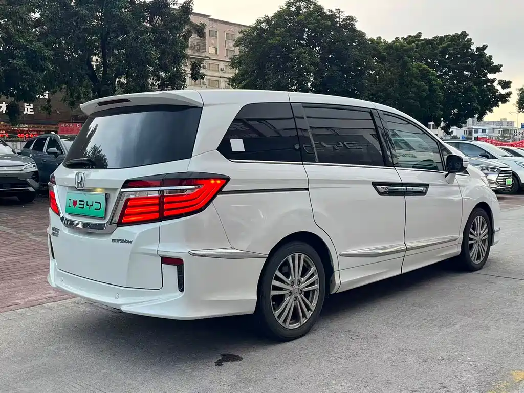 Honda Elysion — миниатюра 6