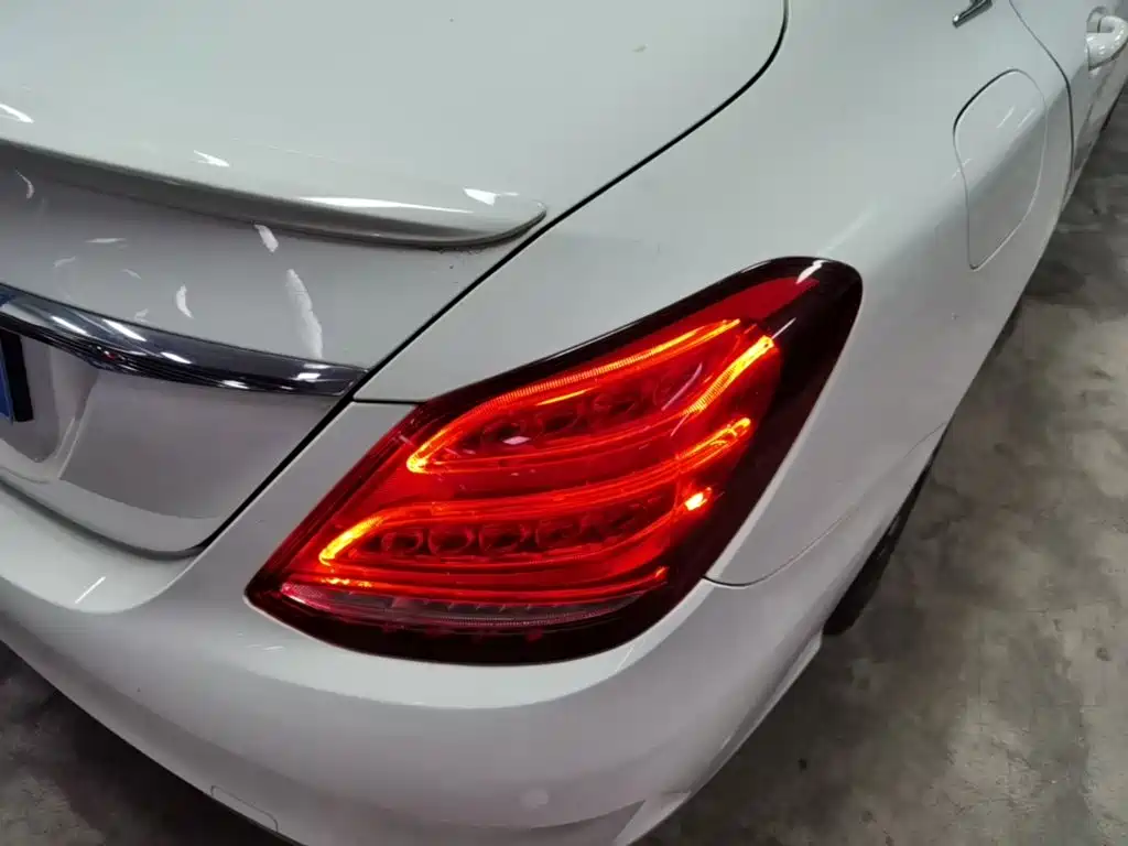 Mercedes-Benz C-Class — миниатюра 8