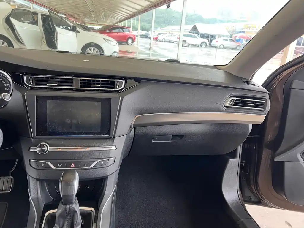 Peugeot 408 — миниатюра 8