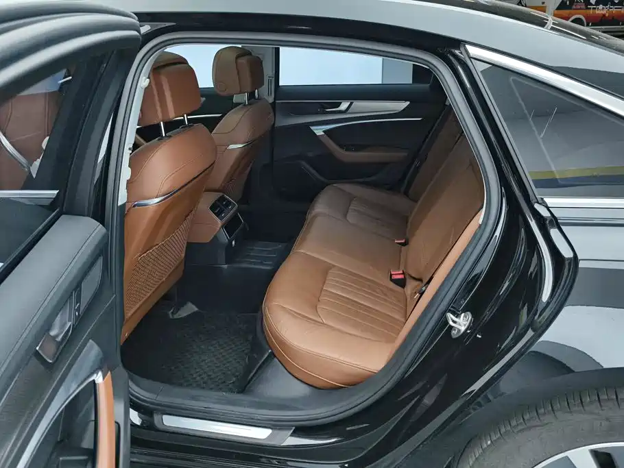Audi A6L — миниатюра 11