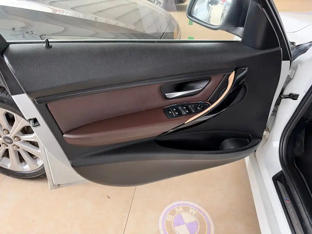 BMW 3 Series — миниатюра 15