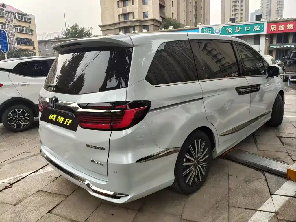 Honda Elysion — миниатюра 9