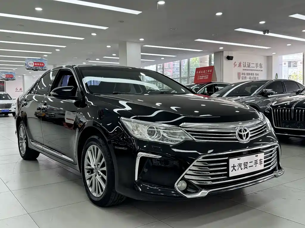 Toyota Camry — миниатюра 3