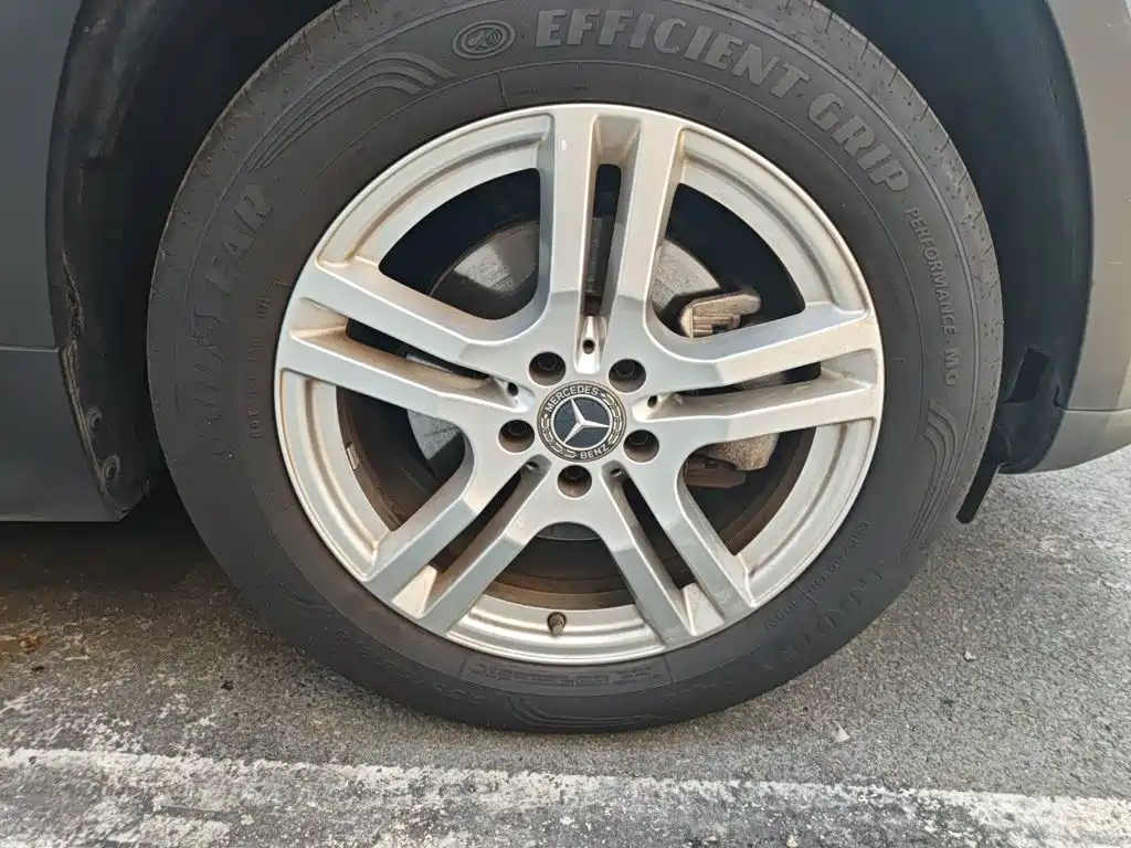 Mercedes-Benz GLB — миниатюра 24