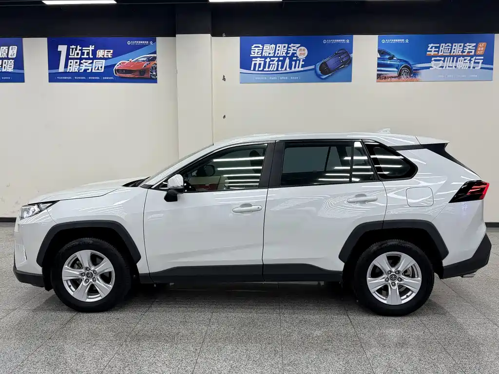 Toyota RAV4 — миниатюра 16