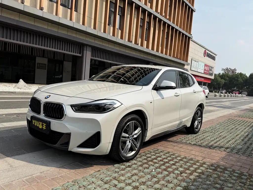 BMW X2
