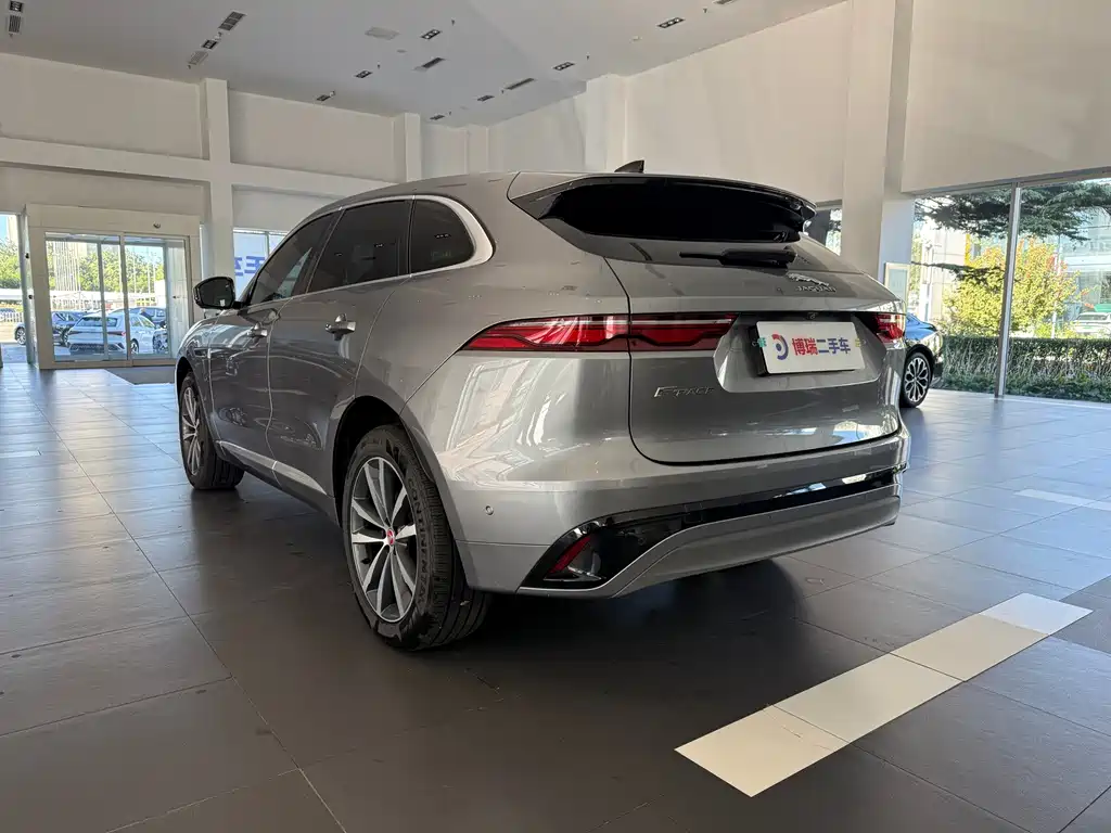 Jaguar F-PACE — миниатюра 4