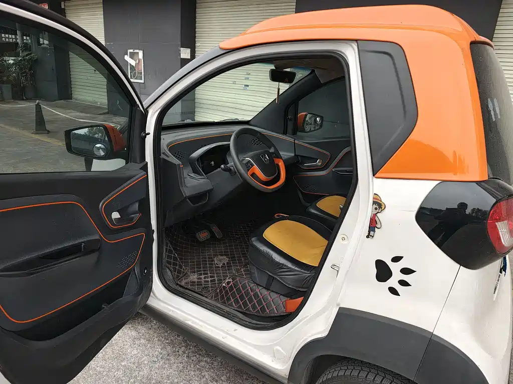 BAOJUN E100
