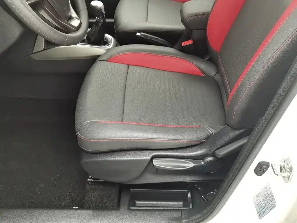 Changan CS15 — миниатюра 20