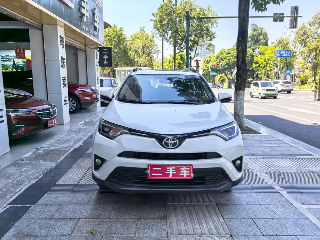 Toyota RAV4 — миниатюра 4