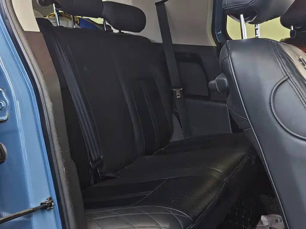 Toyota FJ Cruiser — миниатюра 5