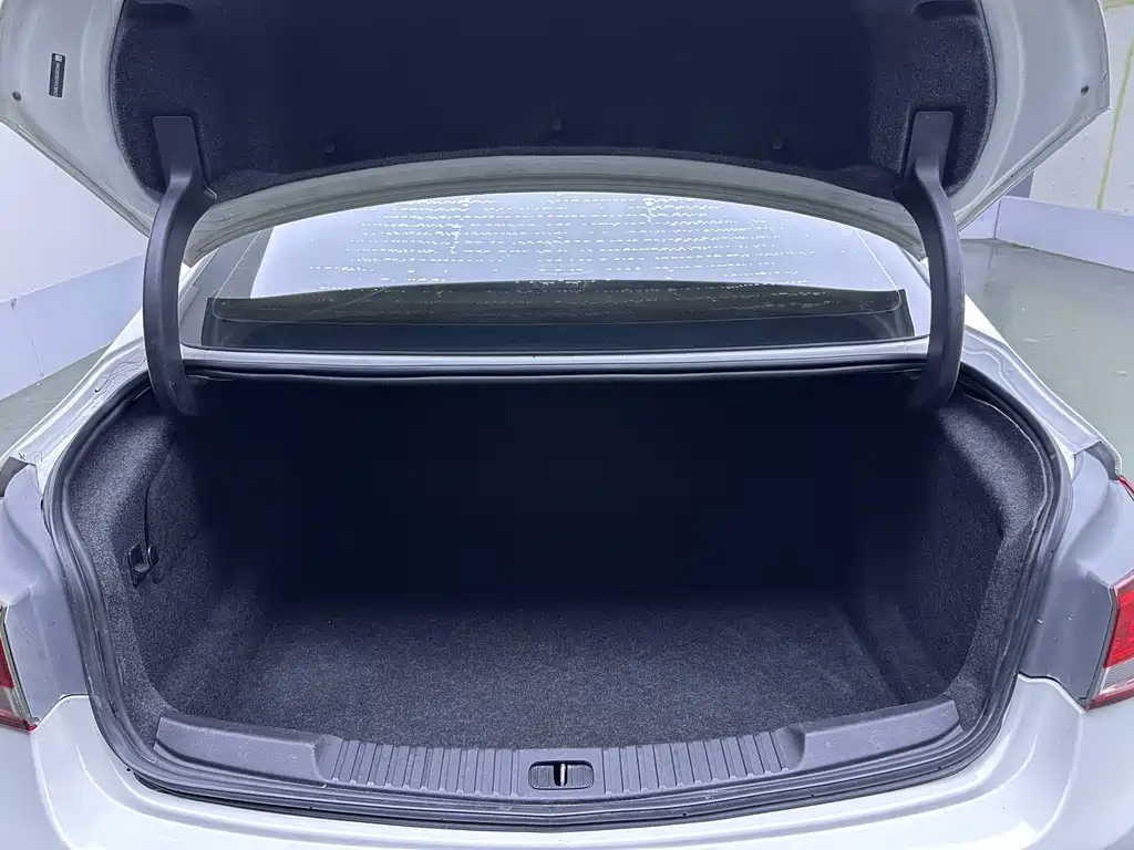 Buick Verano — миниатюра 14