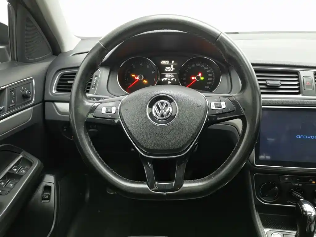 Volkswagen Lavida — миниатюра 11