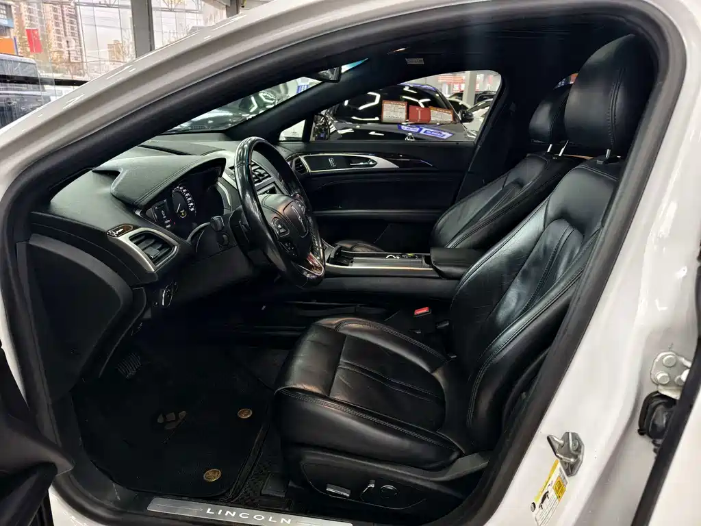 Lincoln MKZ — миниатюра 5