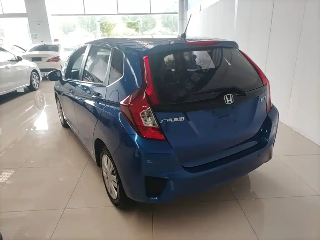 Honda Fit — миниатюра 5