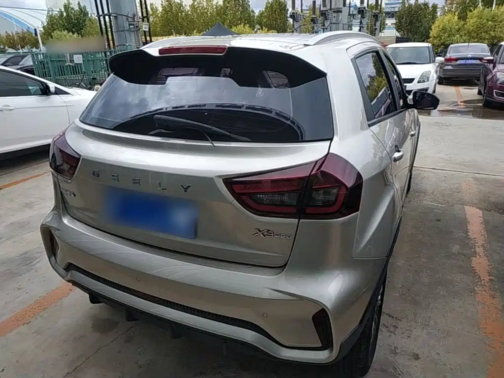 Geely Vision X3 — миниатюра 6