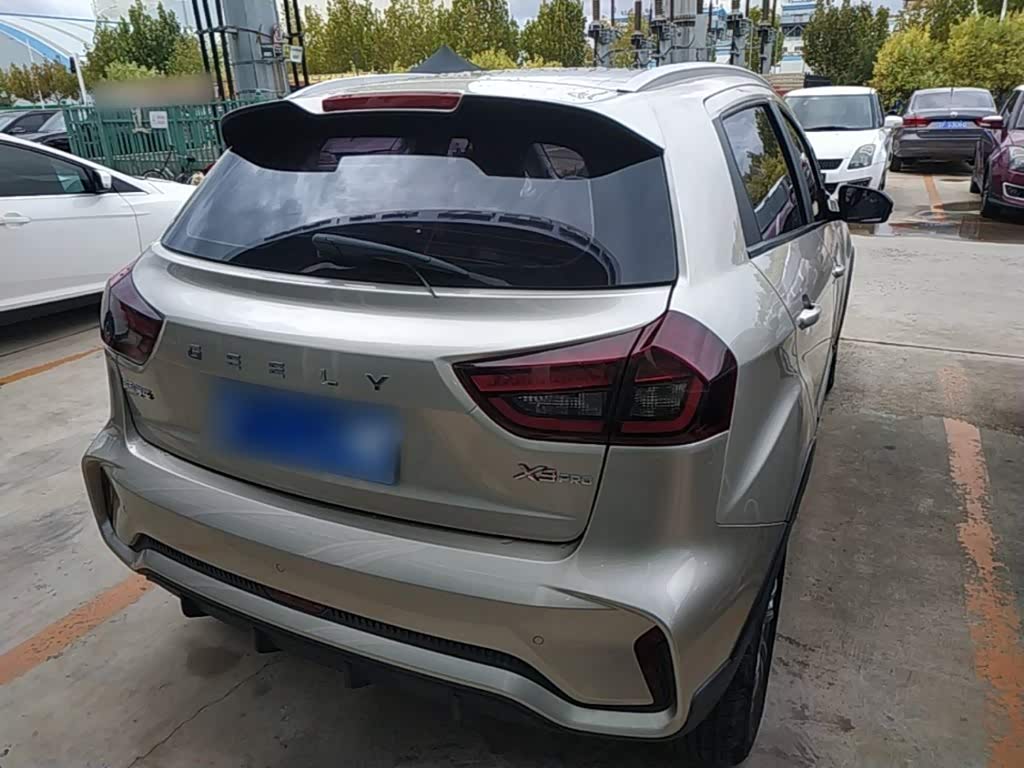 Geely Vision X3 1.5 л 2022 г. шампань/коричневый, пробег 13500 км
