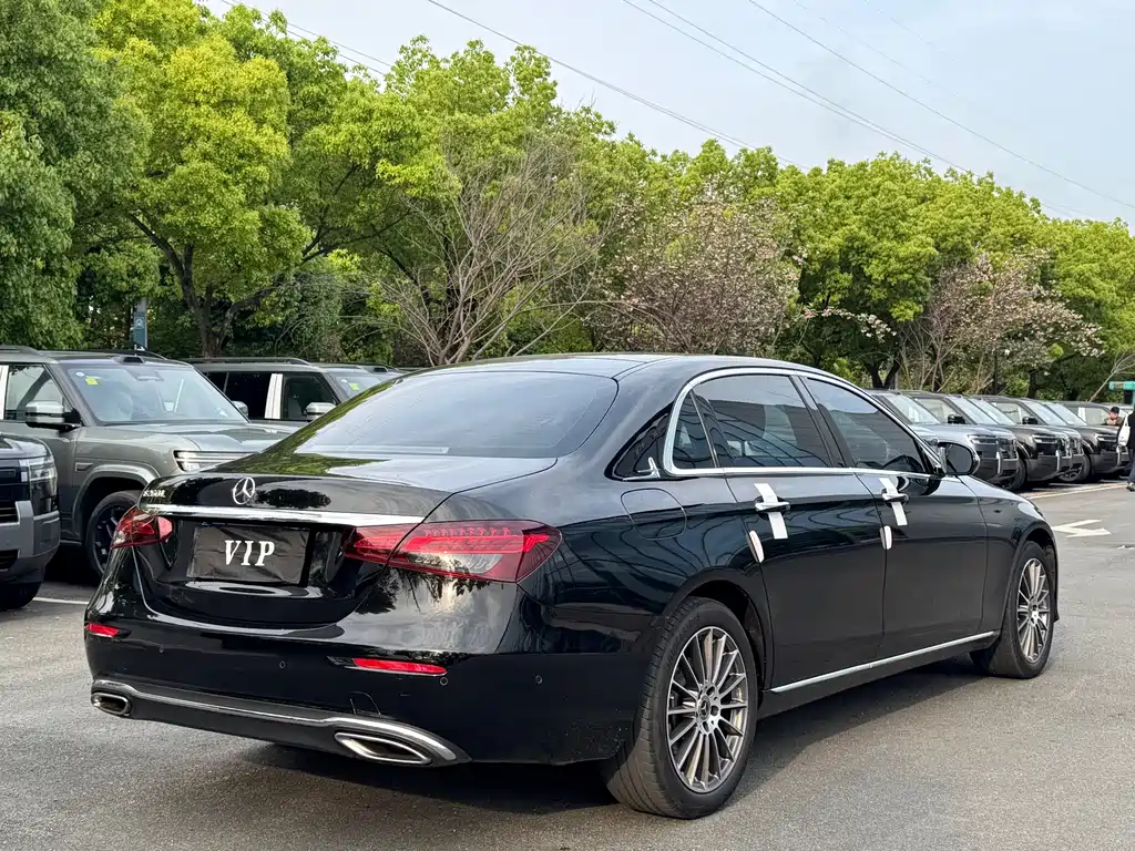 Mercedes-Benz E-Class — миниатюра 18